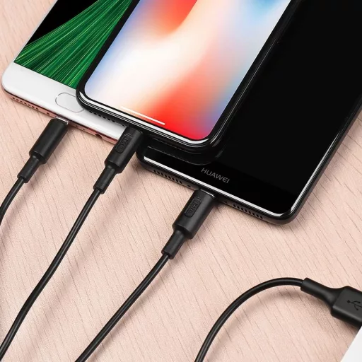 Hoco X25 3 az 1-ben USB-A töltőkábel (Lightning / Micro USB / USB-C) 2A 1 m fekete
