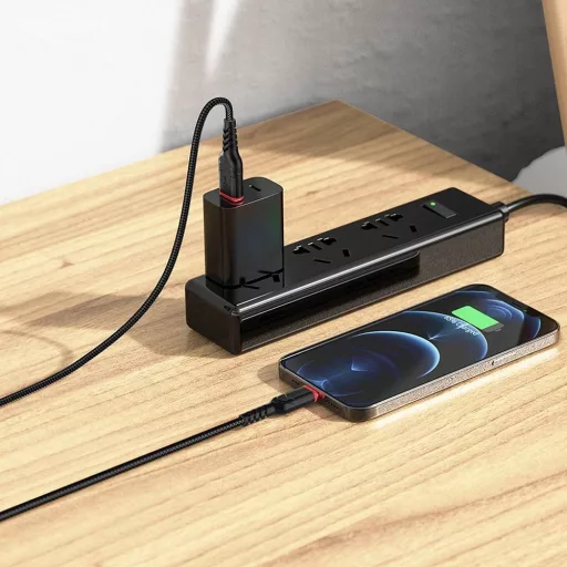 Hoco USB-A – Lightning töltőkábel X59 2,4A 1 m fekete