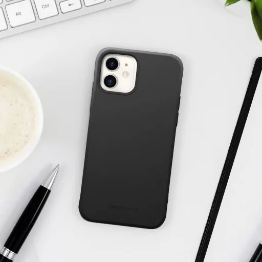ROAR SPACE tok IPHONE 13 Fekete