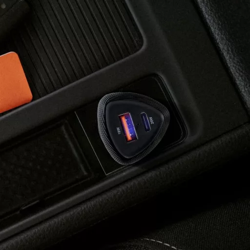 Forcell F-Energy autós töltő Carbon USB-C + USB-A QC3.0 PD 3A 38W CC50-1A1C fekete