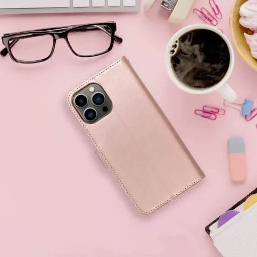 Mezzo Flip tok iPhone 14 Plus mandala rozéarany
