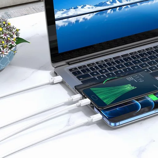 Hoco X74 3 az 1-ben USB-A töltőkábel (Lightning / Micro USB / USB-C) 2A 1 m fehér