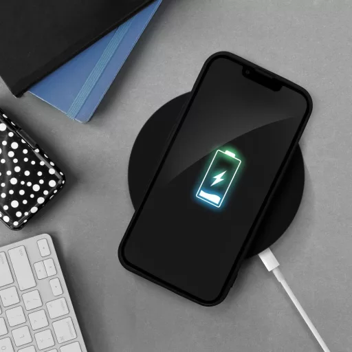 Szilikon tok iPhone 16 Plus fekete