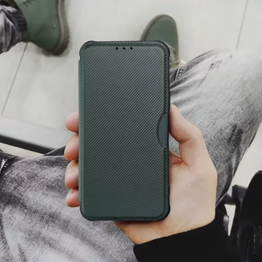 RAZOR Flip tok iPhone 16 Pro sötétzöld