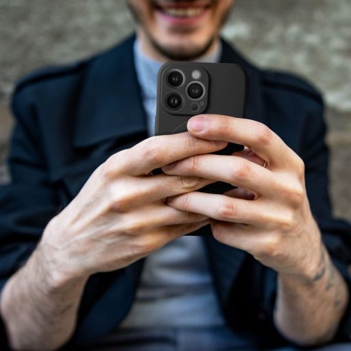 SILICONE MAG COVER Magsafe kompatibilis tok iPhone 16e fekete